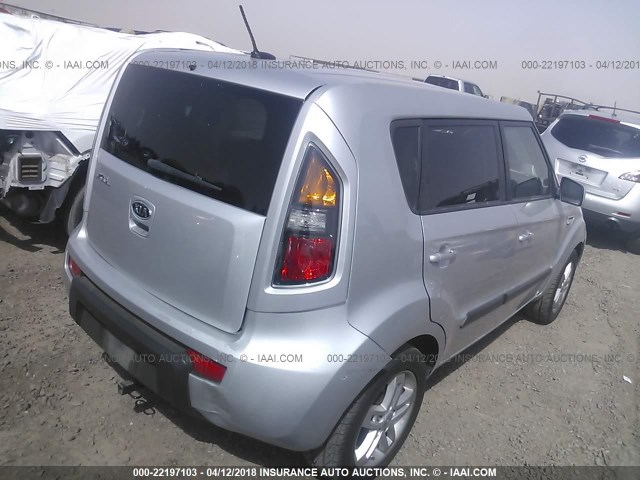 KNDJT2A24B7712609 - 2011 KIA SOUL +/!/SPORT SILVER photo 4