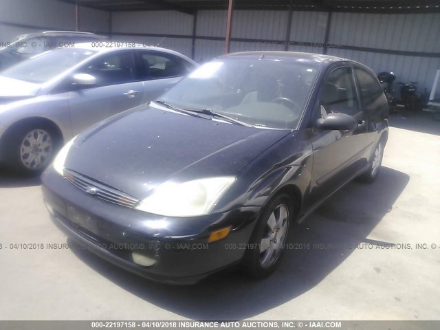 3FAFP31322R234388 - 2002 FORD FOCUS ZX3 BLACK photo 2