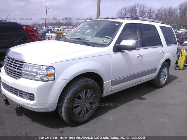 5LMJJ2J59AEJ00568 - 2010 LINCOLN NAVIGATOR 白色 照片 2