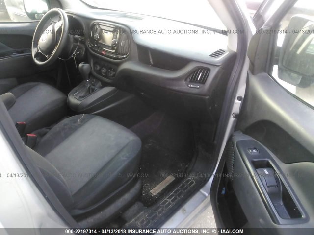 ZFBERFBT4F6A40051 - 2015 RAM PROMASTER CITY SLT 银色 照片 5