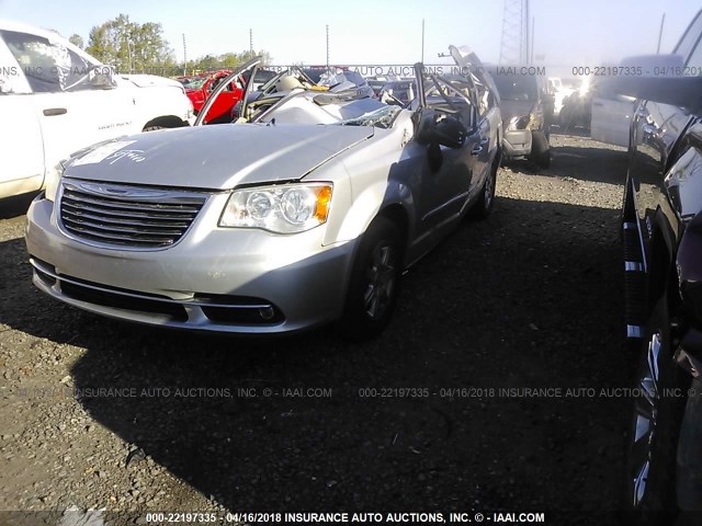 2A4RR5DG5BR746383 - 2011 CHRYSLER TOWN & COUNTRY TOURING SILVER photo 2
