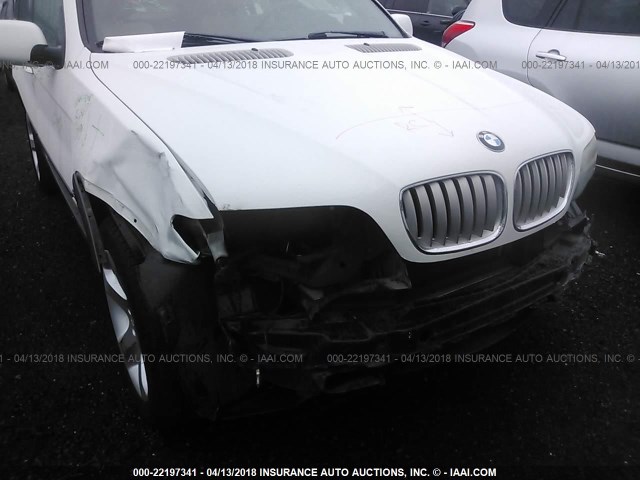 5UXFB53535LV15586 - 2005 BMW X5 4.4I WHITE photo 6