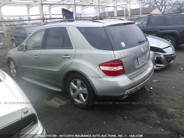 4JGBB75E96A006295 - 2006 MERCEDES-BENZ ML 500 GRAY photo 3