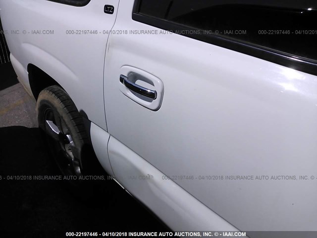 1GNFK16U76J155465 - 2006 CHEVROLET SUBURBAN K1500 WHITE photo 6