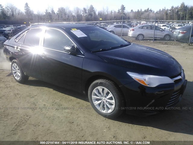 4T1BF1FK0HU646967 - 2017 TOYOTA CAMRY LE/XLE/SE/XSE 黑色 照片 1