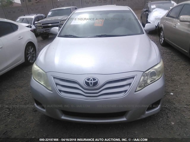 4T4BF3EK6BR106050 - 2011 TOYOTA CAMRY SE/LE/XLE SILVER photo 6
