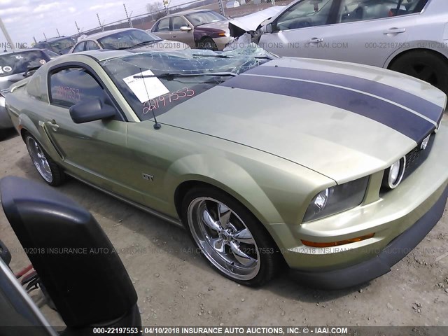 1ZVHT82H065169827 - 2006 FORD MUSTANG GT GREEN photo 1