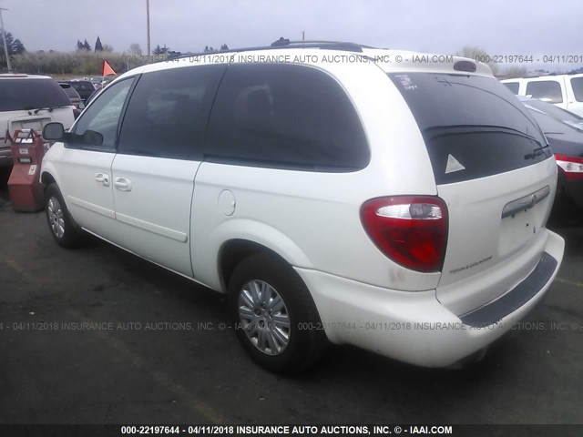 2C4GP44R25R590144 - 2005 CHRYSLER TOWN & COUNTRY LX WHITE photo 3