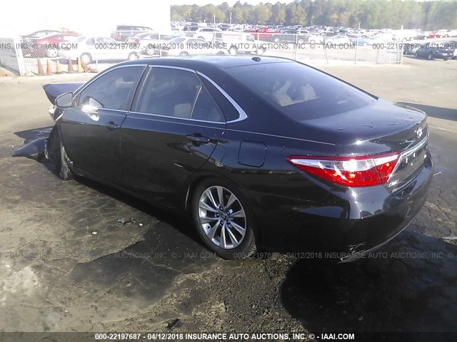 4T1BF1FK8GU609986 - 2016 TOYOTA CAMRY LE/XLE/SE/XSE შავი ფოტო 3