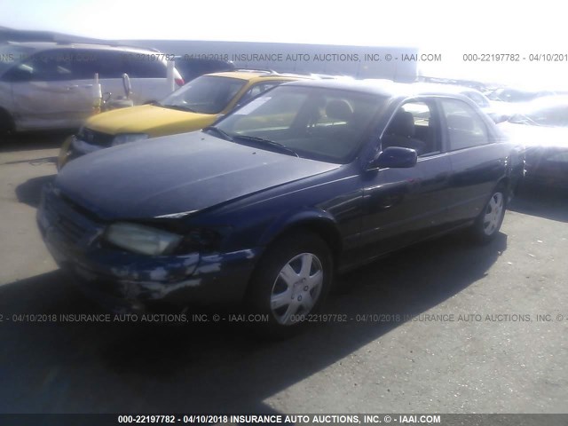 4T1BF22KXWU067624 - 1998 TOYOTA CAMRY CE/LE/XLE BLUE photo 2