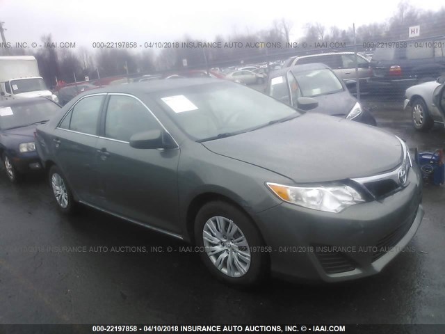 4T4BF1FK6CR217766 - 2012 TOYOTA CAMRY SE/LE/XLE ნაცრისფერი ფოტო 1
