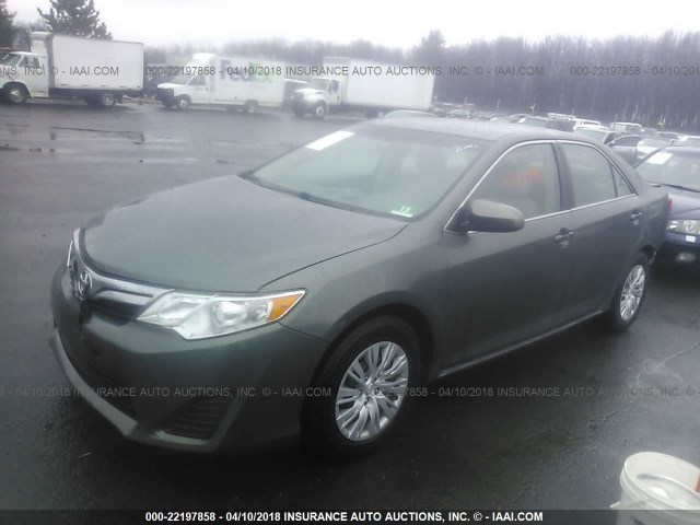 4T4BF1FK6CR217766 - 2012 TOYOTA CAMRY SE/LE/XLE ნაცრისფერი ფოტო 2