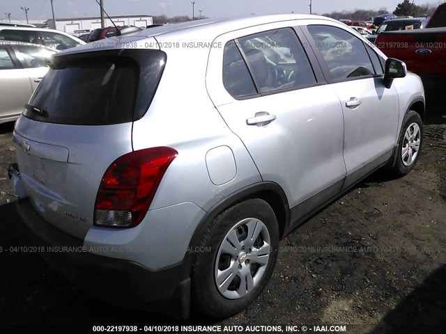 KL7CJKSB2GB594638 - 2016 CHEVROLET TRAX LS SILVER photo 4