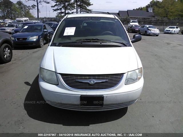 2C4GP44L83R158828 - 2003 CHRYSLER TOWN & COUNTRY LX WHITE photo 6