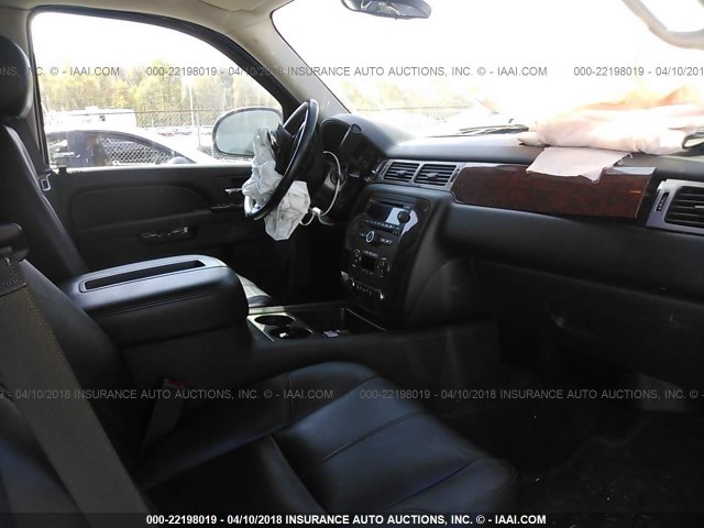 1GNSKJE78DR112147 - 2013 CHEVROLET SUBURBAN K1500 LT BLACK photo 5