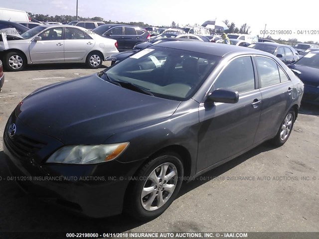 4T1BE46K79U823567 - 2009 TOYOTA CAMRY SE/LE/XLE GRAY photo 2