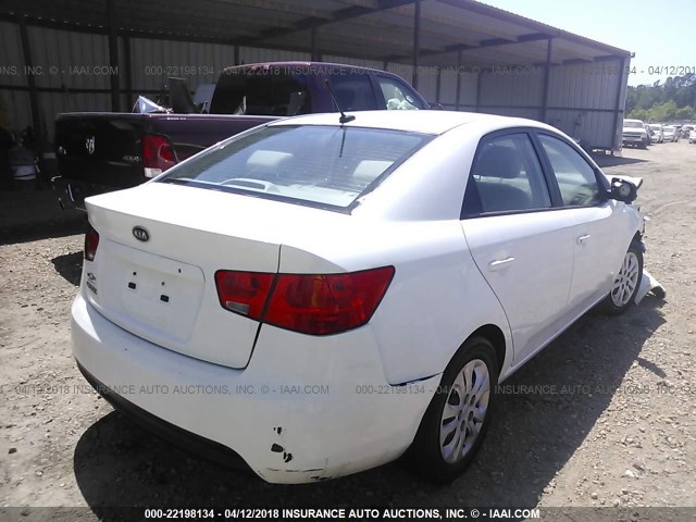 KNAFT4A2XC5598496 - 2012 KIA FORTE LX WHITE photo 4