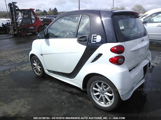 WMEEJ9AA0FK834847 - 2015 SMART FORTWO ELECTRIC WHITE photo 3