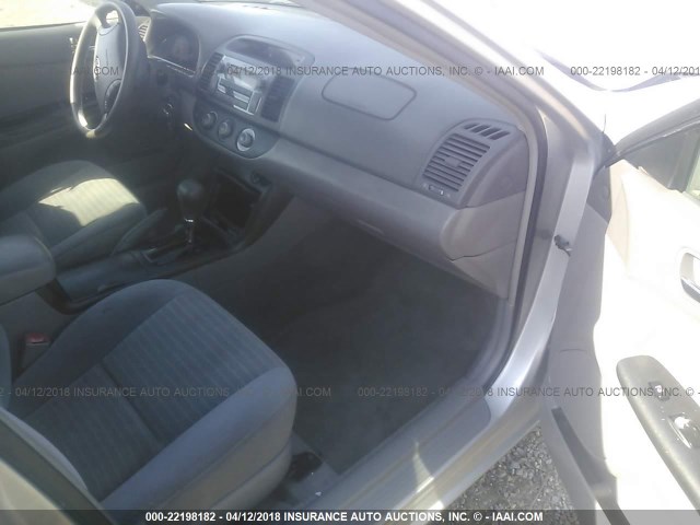 4T1BE30K26U146541 - 2006 TOYOTA CAMRY LE/XLE/SE SILVER photo 5