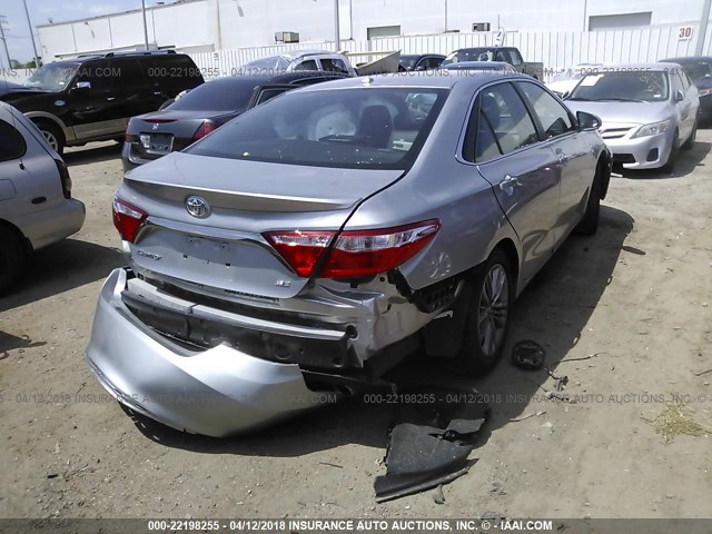 4T1BF1FK1FU496395 - 2015 TOYOTA CAMRY LE/XLE/SE/XSE SILVER photo 4