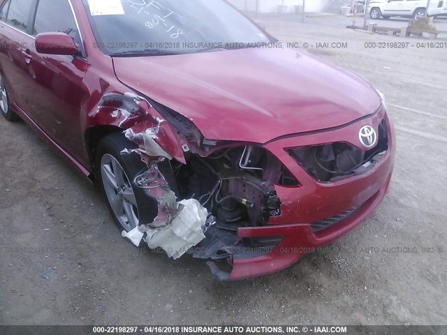 4T1BF3EK1BU151715 - 2011 TOYOTA CAMRY SE/LE/XLE RED photo 6