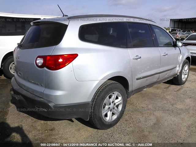 1GNER13D89S174536 - 2009 CHEVROLET TRAVERSE LS SILVER photo 4