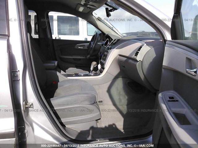 1GNER13D89S174536 - 2009 CHEVROLET TRAVERSE LS SILVER photo 5