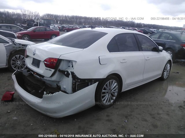 3VWLX7AJXBM307469 - 2011 VOLKSWAGEN JETTA SEL WHITE photo 4