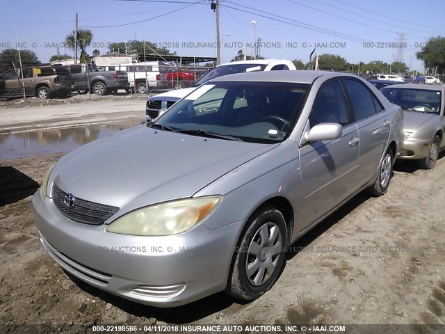 4T1BE32KX3U186195 - 2003 TOYOTA CAMRY LE/XLE/SE SILVER photo 2