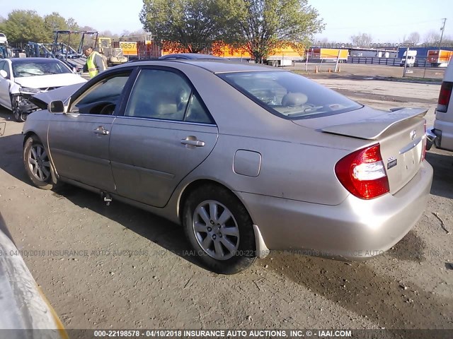 4T1BF30K83U041768 - 2003 TOYOTA CAMRY LE/XLE/SE შამპანური ფოტო 3