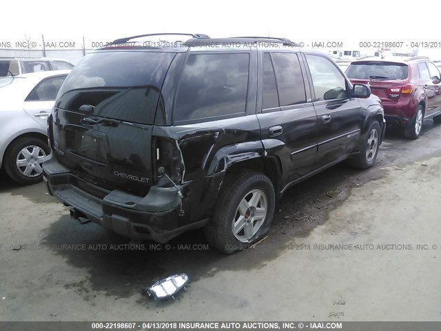 1GNDT13S732362323 - 2003 CHEVROLET TRAILBLAZER  BLACK photo 4