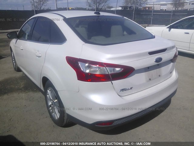 1FAHP3H22CL147466 - 2012 FORD FOCUS SEL WHITE photo 3