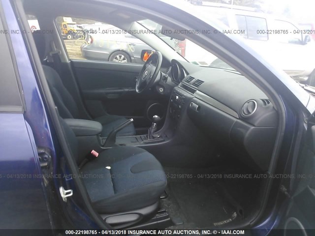 JM1BK143851307009 - 2005 MAZDA 3 HATCHBACK Dark Blue photo 5