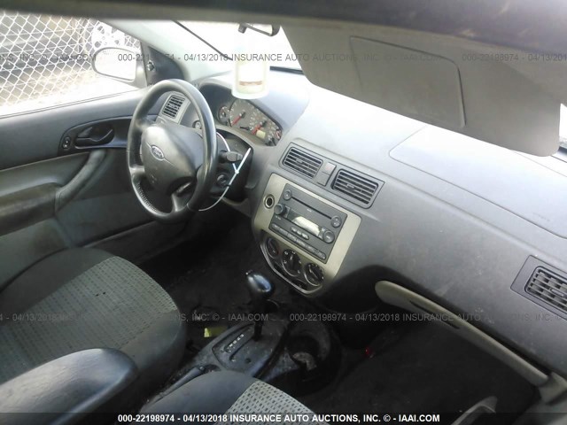 1FAHP34N17W205703 - 2007 FORD FOCUS ZX4/S/SE/SES 银色 照片 5