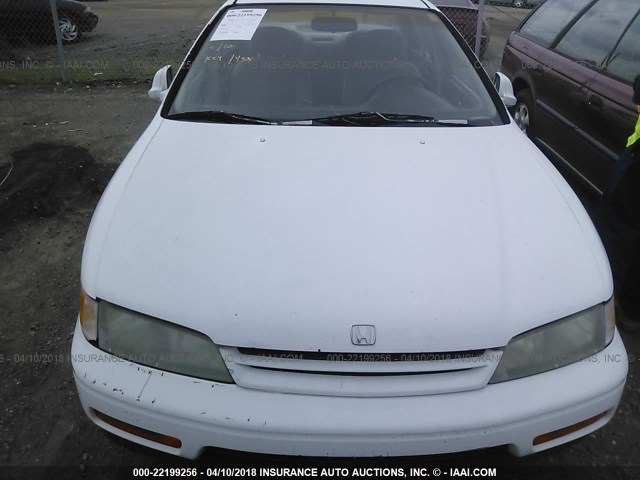 1HGCD5647RA053618 - 1994 HONDA ACCORD LX/EX WHITE photo 6