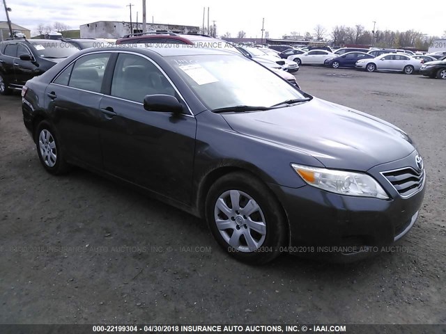 4T1BF3EKXBU737667 - 2011 TOYOTA CAMRY SE/LE/XLE Серый фото 1