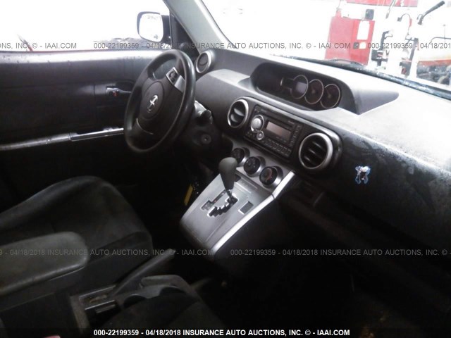 JTLZE4FEXB1123549 - 2011 TOYOTA SCION XB GRAY photo 5