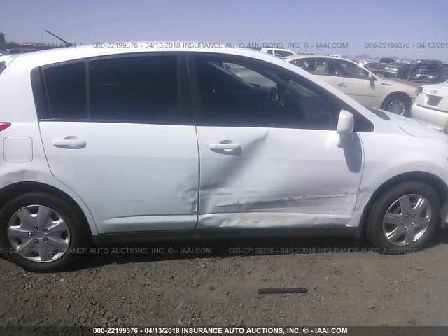 3N1BC13E67L371810 - 2007 NISSAN VERSA S/SL WHITE photo 6