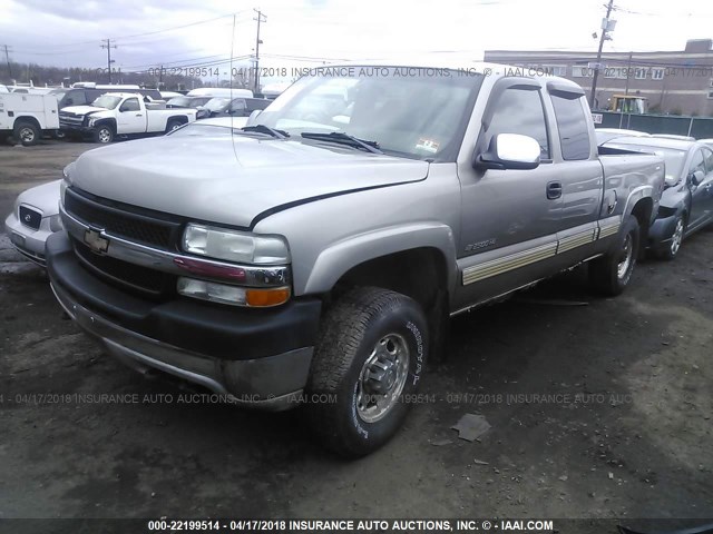 1GCHK29U82E150071 - 2002 CHEVROLET SILVERADO K2500 HEAVY DUTY TAN photo 2