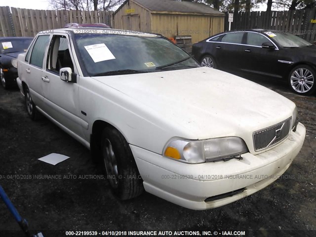 YV1LS5536W1450921 - 1998 VOLVO S70 WHITE photo 1