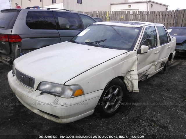 YV1LS5536W1450921 - 1998 VOLVO S70 WHITE photo 2