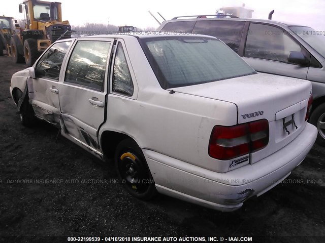 YV1LS5536W1450921 - 1998 VOLVO S70 WHITE photo 3