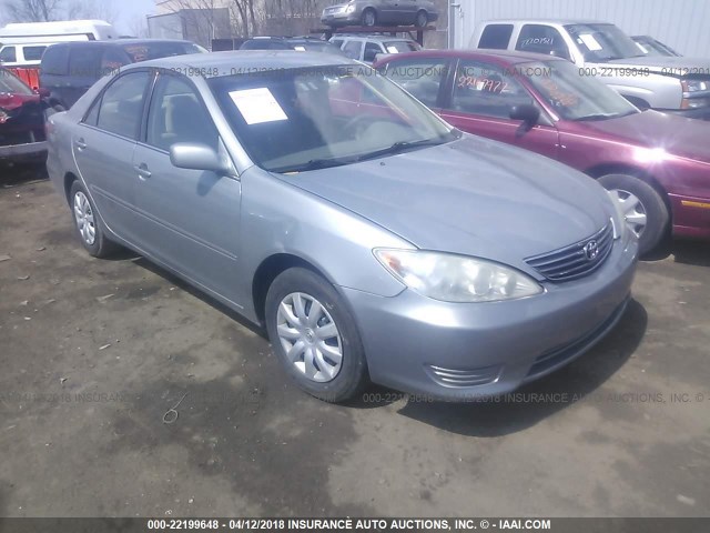 4T1BE32K55U617559 - 2005 TOYOTA CAMRY LE/XLE/SE 灰色 照片 1