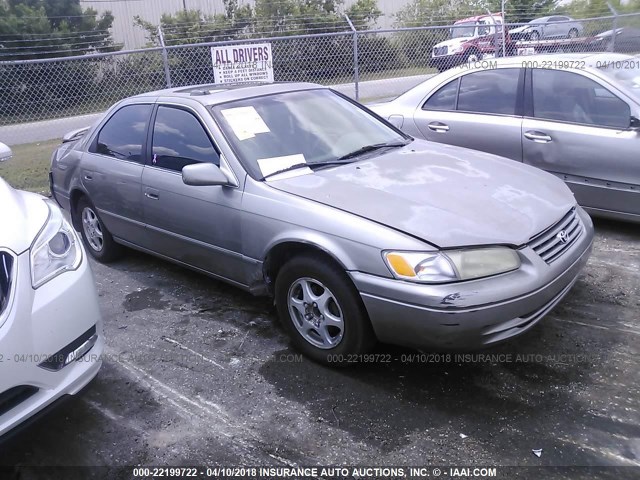4T1BG22KXVU068557 - 1997 TOYOTA CAMRY CE/LE/XLE 灰色 照片 1