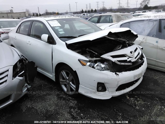 2T1BU4EE3DC956741 - 2013 TOYOTA COROLLA S/LE WHITE photo 1