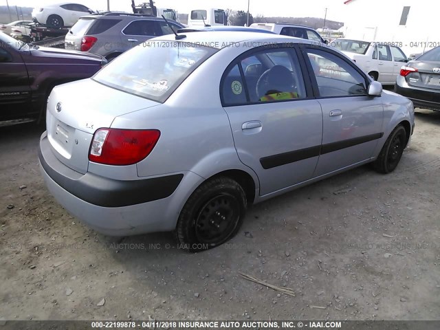 KNADE223296584611 - 2009 KIA RIO LX/SX SILVER photo 4