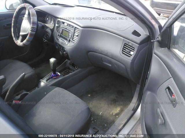 KNADE223296584611 - 2009 KIA RIO LX/SX SILVER photo 5