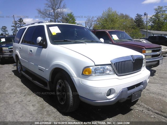 5LMEU27A2YLJ18610 - 2000 LINCOLN NAVIGATOR WHITE photo 1