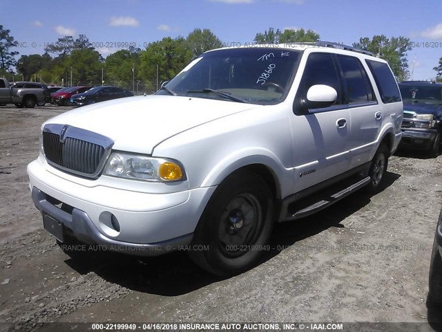 5LMEU27A2YLJ18610 - 2000 LINCOLN NAVIGATOR WHITE photo 2