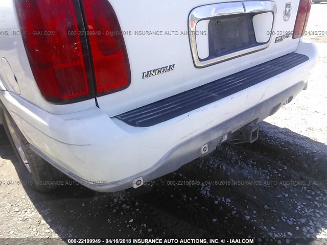 5LMEU27A2YLJ18610 - 2000 LINCOLN NAVIGATOR WHITE photo 6